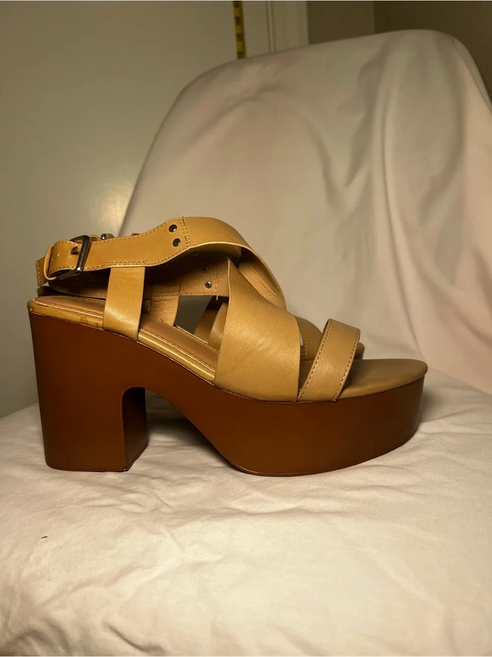 Hot Kiss Tan Platform Strappy Block Heel Sandals Size 10/11